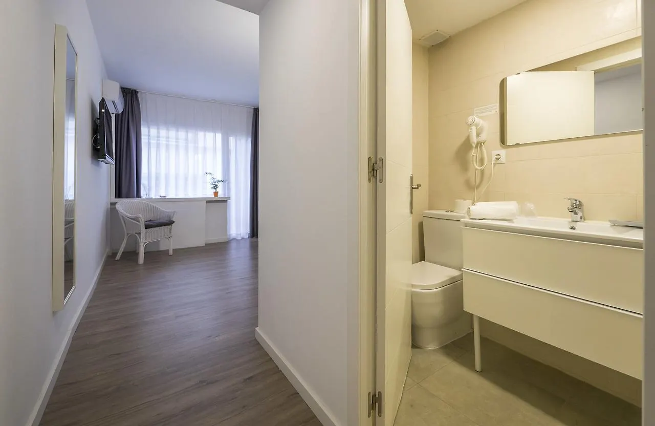 Hotel Victoria Lloret de Mar 3*,  İspanya
